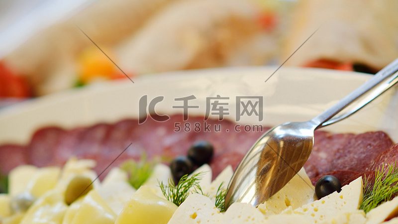 行业背景：烘焙市场崛起，原料需求激增